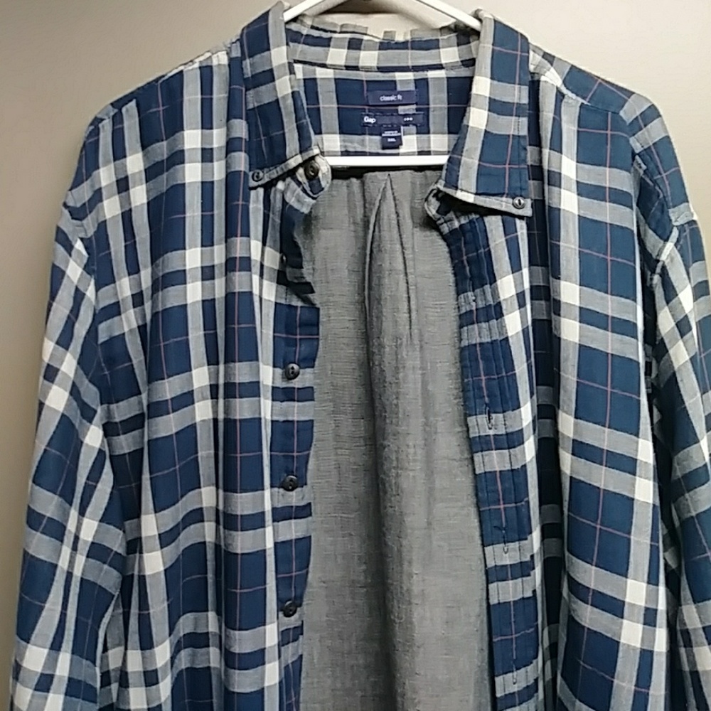 Gap Plaid button up.....nice